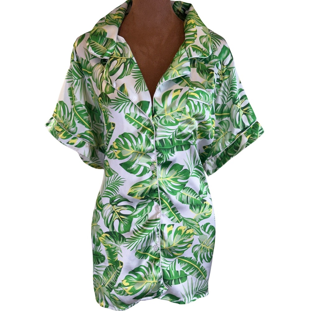 PrettyLittleThing Pajama Top Women Large Tropical Satin Button‎ Up EUC Monstera